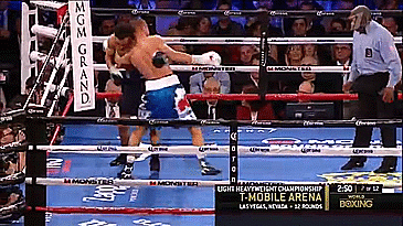 Kovalev's reluctance to fight in close 3.gif